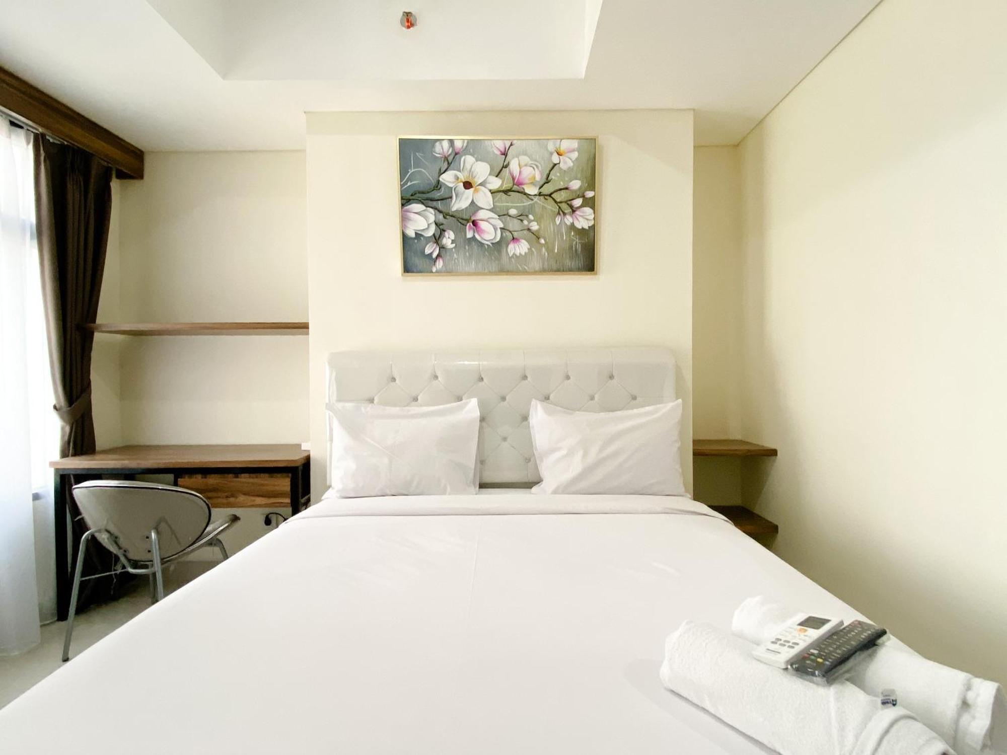 Homey And Cozy Stay Studio Room Pollux Chadstone Apartment By Travelio Cikarang Eksteriør billede